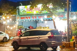 Con trai bàng hoàng phát hiện cha mình nằm bất động dưới nền nhà, sau đó tử vong