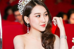 Hoa hậu Hoàng Kim xuất hiện rạng rỡ, lần đầu làm giám khảo tại cuộc thi nhan sắc