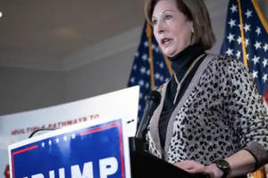 Luật sư thân tín của ông Trump bị dính vụ kiện 1,3 tỉ USD