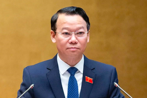 Tạm đình chỉ chức vụ đối với Bộ trưởng Bộ Nông nghiệp và Môi trường Tạm đình chỉ chức vụ đối với Bộ trưởng Bộ Nông nghiệp và Môi trường