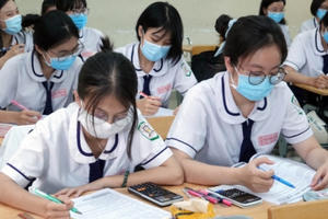 Phụ huynh, học sinh thấp thỏm về môn thi vào lớp 10 Hà Nội