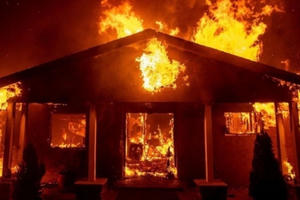 Mâu thuẫn gia đình, chồng dùng xăng phóng hỏa đốt nhà khiến 4 người trong gia đình thương vong Mâu thuẫn gia đình, chồng dùng xăng phóng hỏa đốt nhà khiến 4 người trong gia đình thương vong