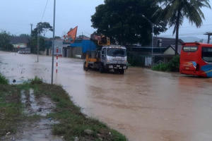 Nghệ An: Mưa lớn kéo dài khiến QL48 ngập sâu