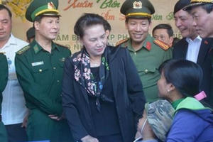 'Xuân biên phòng ấm lòng dân bản' 2020: Chung tay vì một mùa xuân no ấm