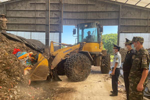 Tiêu hủy 300 kg chân lợn thối ở Quảng Ninh