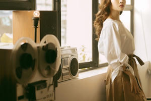 Ngỡ ngàng với phong cách “thời xa vắng” của “quý cô bolero” Giang Hồng Ngọc