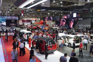 Tiêu thụ xe hơi dịp Tết tăng kỷ lục, xe nhập bỏ xa xe lắp ráp trong nước