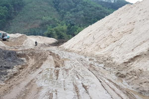 Yên Bái: Bãi cát "khủng" không rõ nguồn gốc "hành" dân, thách thức chính quyền