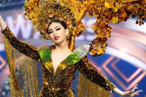 Ngọc Thảo trình diễn trang phục dân tộc, gây ấn tượng với cú xoay “thần thánh”