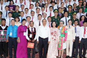 Thủ tướng Nguyễn Xuân Phúc gặp mặt các điển hình 'Dân vận khéo' toàn quốc