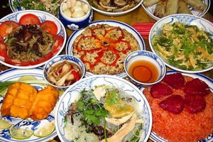 Cách sắp mâm cơm ngày Rằm tháng Giêng 2018