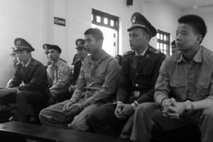 Bị cáo dũng cảm tố cáo bị bức cung và dấu hỏi về lương tâm quan tòa