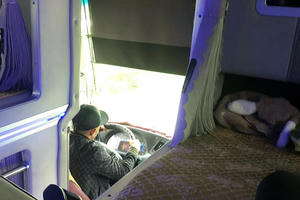 Xử lý tài xế dùng điện thoại khi điều khiển xe ô tô khách