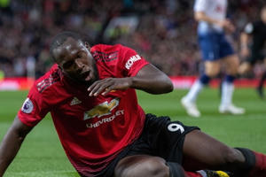 Man Utd 0-3 Tottenham: Sai lầm nơi hàng thủ