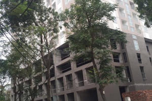 Chung cư AZ Sky Định Công chưa xây dựng xong đã đưa dân vào sử dụng