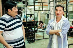 Đàm Vĩnh Hưng thăm xưởng sản xuất mô hình cho liveshow “khủng"