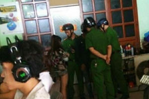 Bắt giữ 2 nghi phạm giết người trong nhà trọ ở Bình Dương