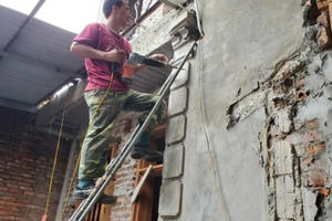 Chuyện nghề thợ xây, thu nhập ít nguy hiểm nhiều