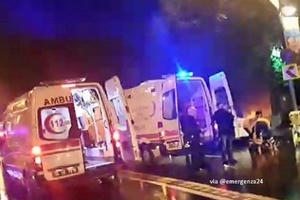 Xả súng đêm giao thừa, ít nhất 35 người thiệt mạng