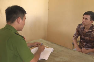 Đang di lý đối tượng trốn truy nã ở nước ngoài về Việt Nam