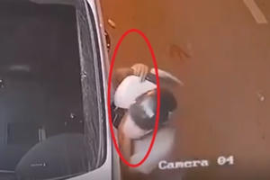 [Clip]: Tên trộm cuỗm đôi gương trong "nháy mắt"