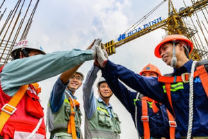 Vượt bão Covid-19 nhờ hàng loạt sáng kiến