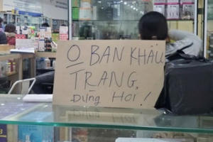 Những chuyện chạnh lòng giữa “bão” Corona