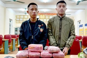 Nhận 300 triệu đồng tiền công để vận chuyển lô “hàng trắng” cực khủng ra Bắc tiêu thụ