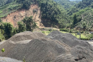 Điện Biên: Sẽ xử lý nghiêm nếu nhà thầu khai thác khoáng sản trái phép Điện Biên: Sẽ xử lý nghiêm nếu nhà thầu khai thác khoáng sản trái phép