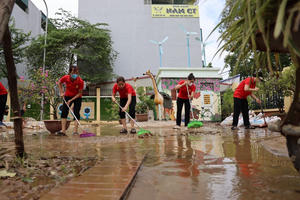 Bộ GD&ĐT yêu cầu dọn dẹp trường, lớp học ngay sau mưa lũ