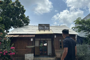 Vụ một cô giáo đang uống Cafe bị tấm bê tông rơi trúng tử vong: "Có thể khởi tố vụ án để điều tra"