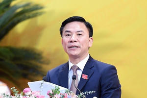 Cách tất cả các chức vụ trong Đảng đối với  ông Đỗ Trọng Hưng