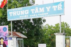 Bé gái 2 tuổi tử vong, gia đình đổ lỗi do không có bác sĩ siêu âm