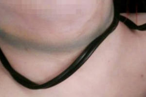 Vợ dùng dây dù siết cổ chồng đến chết