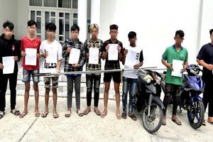 Ngăn chặn 10 thanh thiếu niên dùng dao phóng lợn giải quyết mâu thuẫn