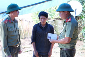 Công an Lai Châu nỗ lực hỗ trợ nhân dân khắc phục hậu quả sau mưa lũ