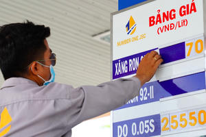 Giá xăng dầu giảm nhẹ lần thứ 2 liên tiếp