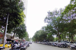 Hà Nội tổng kiểm tra ATGT, trật tự đô thị, kiên quyết 'giành lại vỉa hè phong quang, sạch đẹp cho người đi bộ'