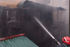 Hà Nội: Cháy nhà 3 tầng, một người tử vong