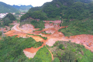 Bát nháo việc san lấp mặt bằng trái phép tại Mộc Châu - Sơn La