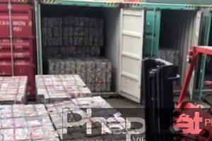 TP HCM: Phát hiện 5 container phế liệu xuất đi Hàn Quốc trái phép TP HCM: Phát hiện 5 container phế liệu xuất đi Hàn Quốc trái phép
