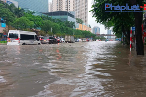 Giải mã vì sao Thủ đô cứ mưa là ngập- Bài cuối: Cần lời giải tổng thể từ quy hoạch đến ý thức cộng đồng