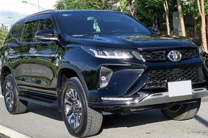 Toyota Fortuner Legender mất giá chóng mặt sau gần 1 năm lăn bánh