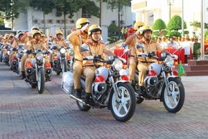 Công an tỉnh Bình Thuận ra quân đảm bảo an toàn giao thông dịp Tết