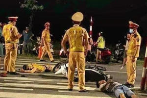 Trốn đo nồng độ cồn, nam thanh niên điều khiển xe máy tông thẳng vào CSGT