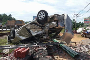Tàu hỏa tông bay ô tô, 2 người tử vong tại chỗ