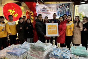 Hiệp hội Du lịch tỉnh Lào Cai trao tặng 1000 suất quà cho học sinh mầm non tại Sa Pa