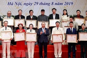 391 nghệ sỹ được truy tặng, phong tặng danh hiệu nghệ sỹ nhân dân, nghệ sỹ ưu tú