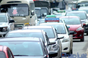 Hà Nội: Sát Tết, ùn tắc kinh hoàng trên nhiều tuyến phố