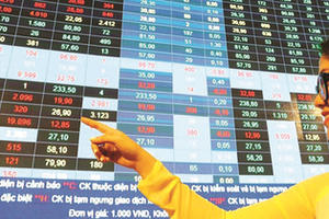 Chứng khoán ngắt chuỗi giảm mạnh, cổ phiếu FLC 'nhảy múa' trở lại